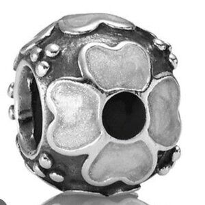 Pandora Daisy White Charm (790433EW)